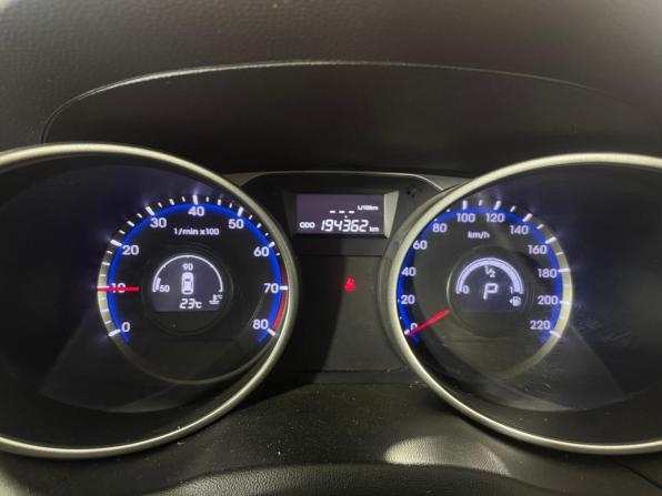 Hyundai ix35 I Рестайлинг с пробегом 2015 года, цена 1 350 000 рублей, 194360 км, внедорожник, Автокод Объявления