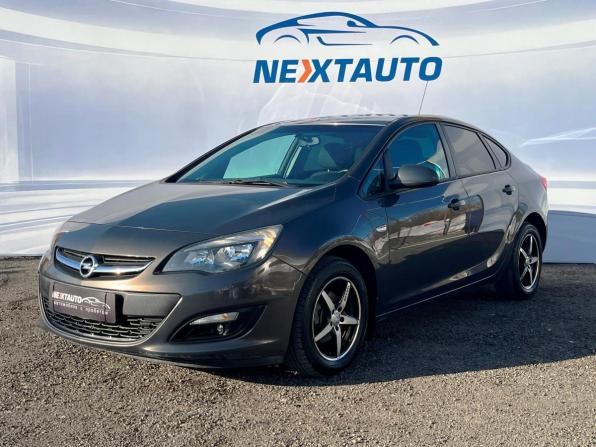 Opel Astra J Рестайлинг с пробегом 2014 года, цена 822 800 рублей, 163000 км, седан, Автокод Объявления
