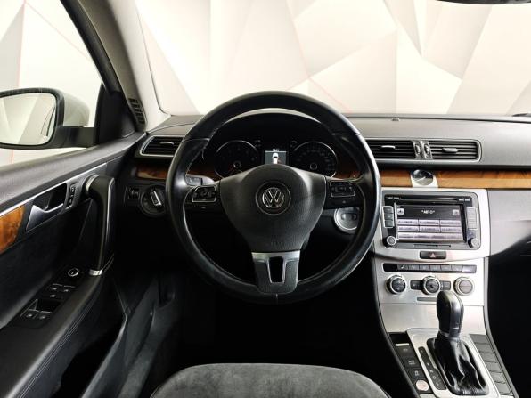 Volkswagen Passat B7 с пробегом 2013 года, цена 895 000 рублей, 287731 км, универсал, Автокод Объявления