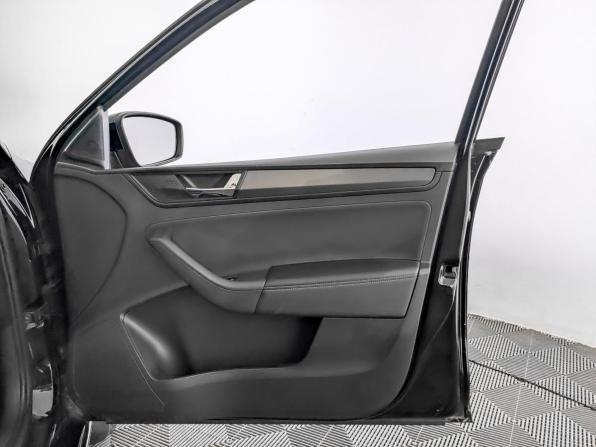 Skoda Rapid II с пробегом 2020 года, цена 1 595 000 рублей, 87370 км, лифтбек, Автокод Объявления