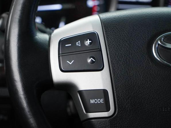 Toyota Land Cruiser 200 Series Рестайлинг 1 с пробегом 2013 года, цена 3 111 444 рубля, 376504 км, внедорожник, Автокод Объявления