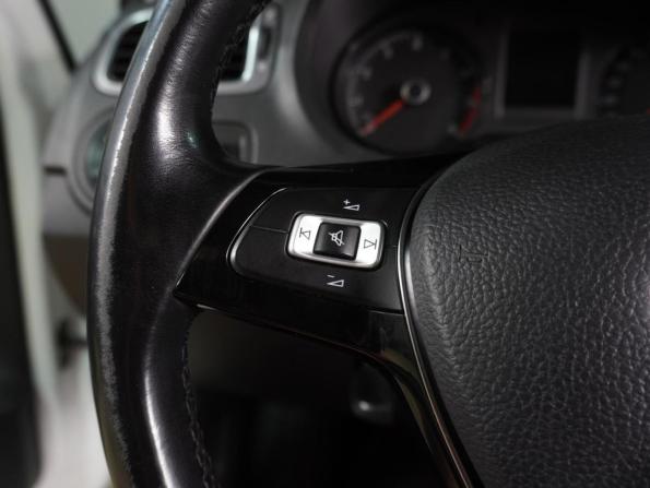 Volkswagen Polo V Рестайлинг с пробегом 2016 года, цена 1 099 000 рублей, 245126 км, седан, Автокод Объявления