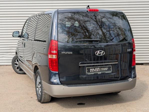 Hyundai H-1 II Рестайлинг 2 с пробегом 2021 года, цена 3 775 000 рублей, 73071 км, минивэн, Автокод Объявления