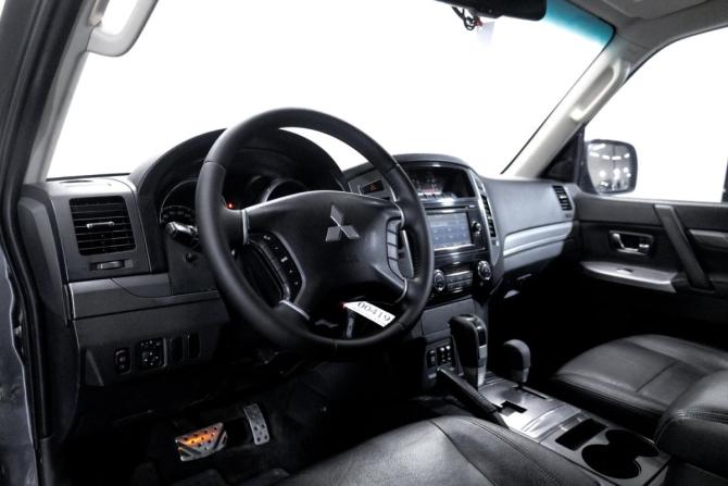 Mitsubishi Pajero IV Рестайлинг 1 с пробегом 2014 года, цена 2 100 000 рублей, 322908 км, внедорожник, Автокод Объявления