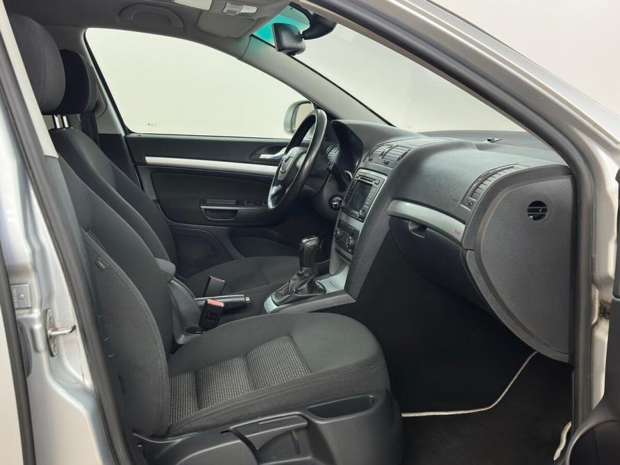 Skoda Octavia II (A5) Рестайлинг Москва  - изображение 9