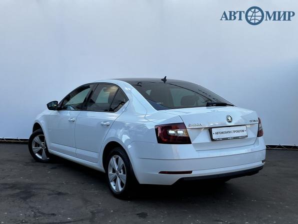 Skoda Octavia III (A7) Рестайлинг с пробегом 2018 года, цена 2 000 000 рублей, 76989 км, лифтбек, Автокод Объявления