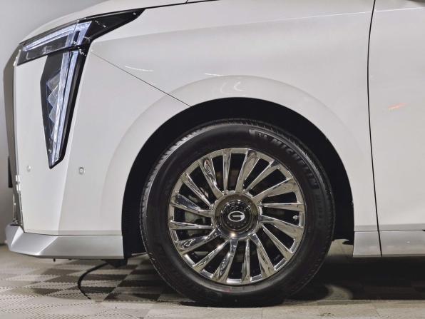 GAC M8 с пробегом 2024 года, цена 5 149 000 рублей, 7773 км, минивэн, Автокод Объявления