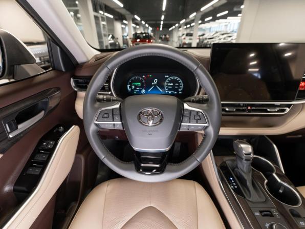 Toyota Highlander IV (XU70) с пробегом 2026 года, цена 5 700 000 рублей, 50 км, внедорожник, Автокод Объявления