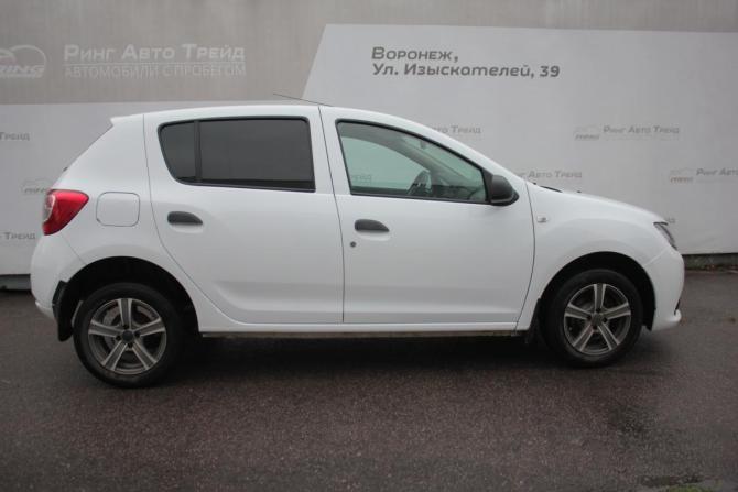 Renault Sandero II с пробегом 2015 года, цена 490 000 рублей, 199201 км, хэтчбек, Автокод Объявления