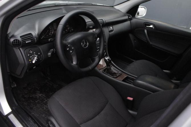 Mercedes-Benz C-Класс II (W203) Рестайлинг с пробегом 2006 года, цена 990 000 рублей, 427066 км, седан, Автокод Объявления