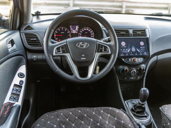 Hyundai Solaris I с пробегом 2012 года, цена 850 000 рублей, 140817 км, седан, Автокод Объявления