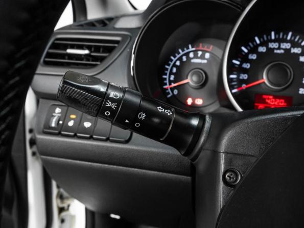 Kia Rio III Рестайлинг с пробегом 2017 года, цена 1 187 000 рублей, 81710 км, хэтчбек, Автокод Объявления