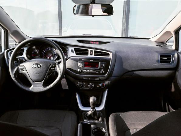 Kia Ceed II с пробегом 2012 года, цена 850 000 рублей, 180000 км, хэтчбек, Автокод Объявления