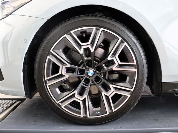 BMW 5 серии VIII (G60/G61/G68) с пробегом 2024 года, цена 7 750 000 рублей, 16429 км, седан, Автокод Объявления