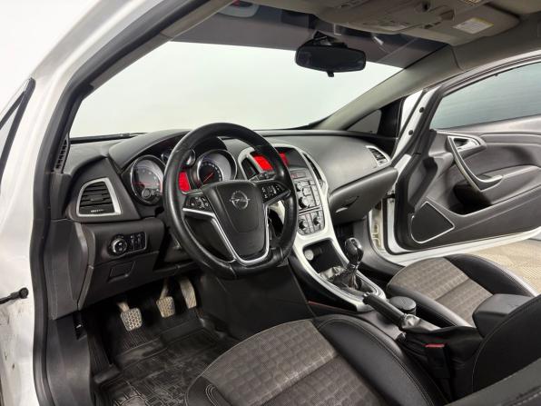 Opel Astra J Рестайлинг с пробегом 2012 года, цена 860 000 рублей, 177717 км, хэтчбек, Автокод Объявления