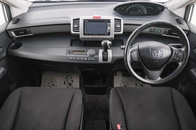 Honda Freed I Рестайлинг с пробегом 2012 года, цена 999 000 рублей, 180000 км, компактвэн, Автокод Объявления