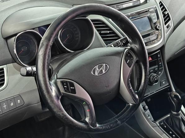 Hyundai Elantra V (MD) Рестайлинг с пробегом 2014 года, цена 950 000 рублей, 250000 км, седан, Автокод Объявления
