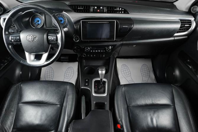 Toyota Hilux VIII с пробегом 2018 года, цена 2 749 000 рублей, 372000 км, offers.body_type.unknown, Автокод Объявления