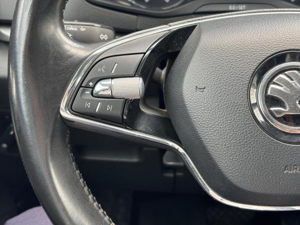 Skoda Karoq I с пробегом 2020 года, цена 2 090 000 рублей, 136181 км, внедорожник, Автокод Объявления