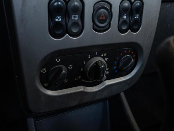 Renault Logan I Рестайлинг с пробегом 2010 года, цена 225 000 рублей, 264184 км, седан, Автокод Объявления