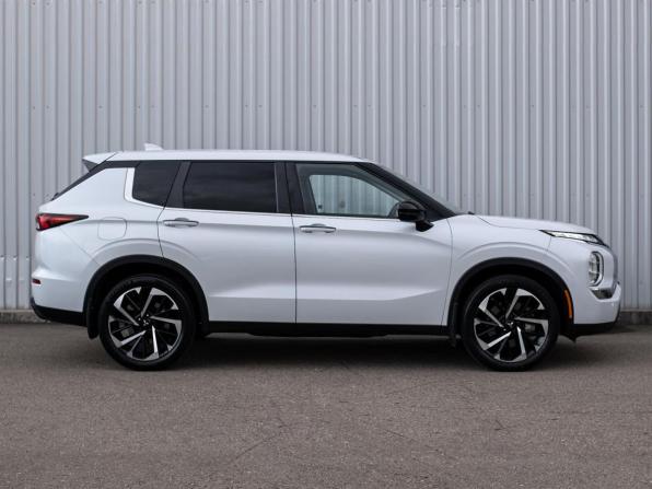 Mitsubishi Outlander IV с пробегом 2021 года, цена 3 150 000 рублей, 44293 км, внедорожник, Автокод Объявления