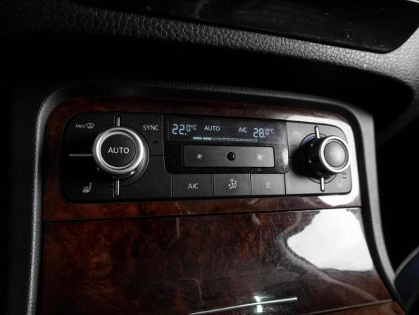 Volkswagen Touareg II с пробегом 2014 года, цена 2 399 000 рублей, 298518 км, внедорожник, Автокод Объявления