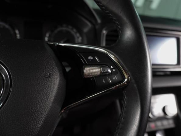 Skoda Karoq I с пробегом 2022 года, цена 2 380 000 рублей, 39039 км, внедорожник, Автокод Объявления