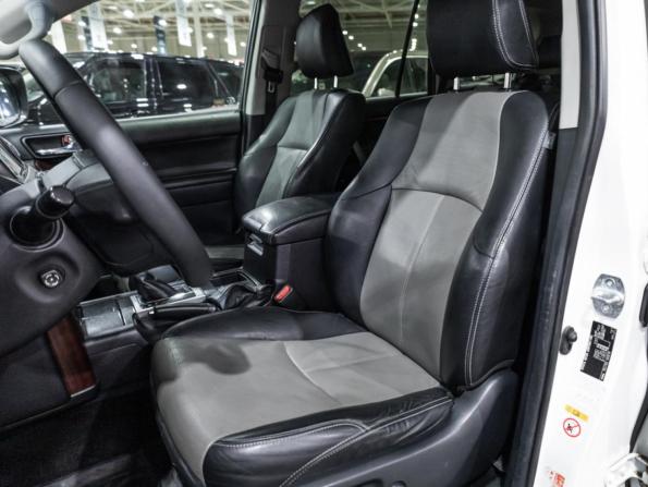 Toyota Land Cruiser Prado 150 Series Рестайлинг 1 с пробегом 2015 года, цена 2 999 585 рублей, 241627 км, внедорожник, Автокод Объявления