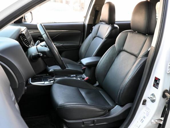 Mitsubishi Outlander III Рестайлинг 3 с пробегом 2019 года, цена 2 049 000 рублей, 111262 км, внедорожник, Автокод Объявления
