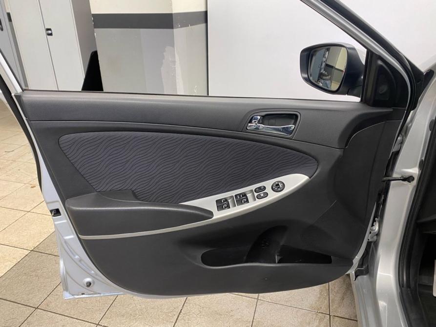 Hyundai Solaris I Санкт-Петербург  - изображение 16