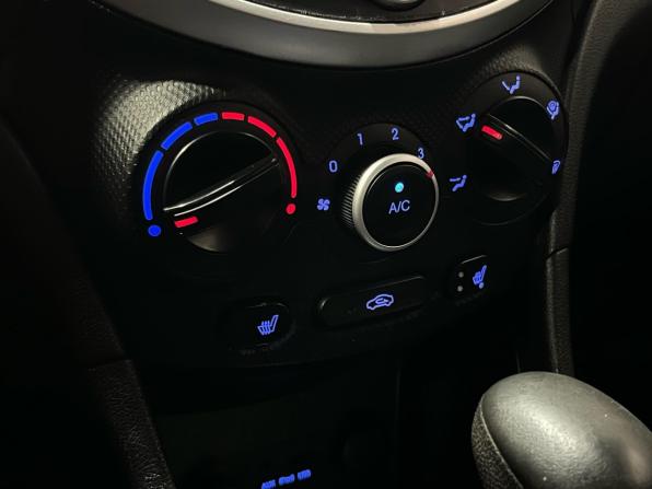 Hyundai Solaris I с пробегом 2011 года, цена 680 000 рублей, 131497 км, хэтчбек, Автокод Объявления