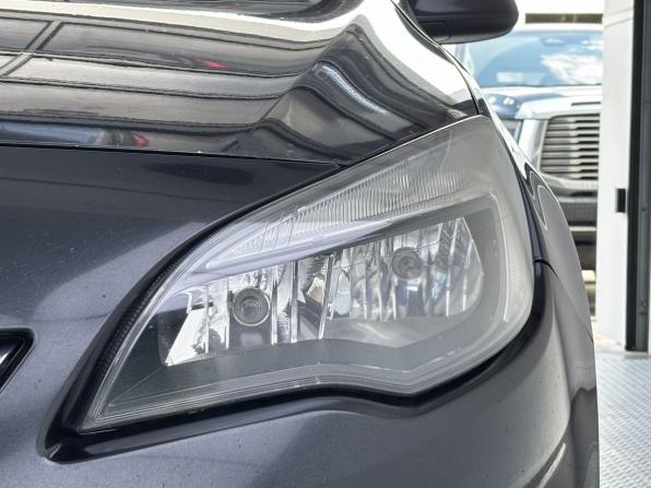 Opel Astra J Рестайлинг с пробегом 2012 года, цена 599 000 рублей, 204257 км, хэтчбек, Автокод Объявления