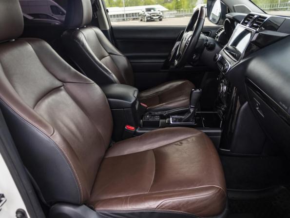 Toyota Land Cruiser Prado 150 Series Рестайлинг 1 с пробегом 2016 года, цена 3 199 000 рублей, 329674 км, внедорожник, Автокод Объявления