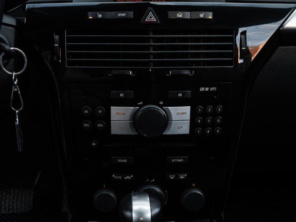 Opel Astra H Рестайлинг с пробегом 2008 года, цена 585 000 рублей, 228706 км, хэтчбек, Автокод Объявления