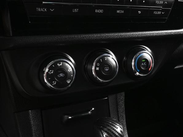 Toyota Corolla XI (E160 E170 E180) с пробегом 2015 года, цена 1 305 000 рублей, 106851 км, седан, Автокод Объявления