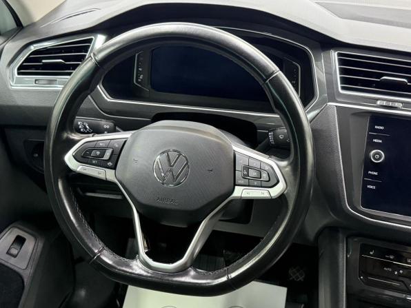 Volkswagen Tiguan II Рестайлинг с пробегом 2021 года, цена 3 760 000 рублей, 66126 км, внедорожник, Автокод Объявления