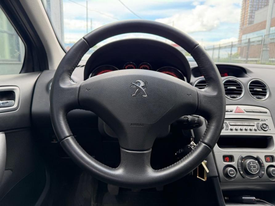 Peugeot 408 I Москва  - изображение 11