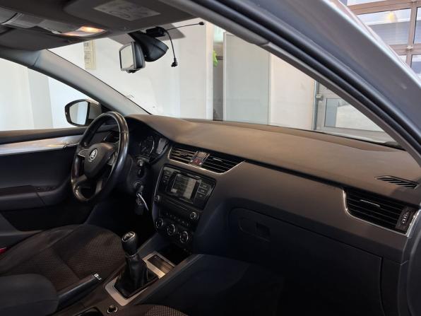 Skoda Octavia III (A7) с пробегом 2014 года, цена 945 000 рублей, 300255 км, лифтбек, Автокод Объявления