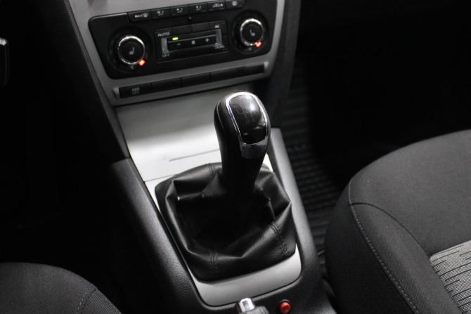 Skoda Octavia II (A5) Рестайлинг с пробегом 2012 года, цена 698 000 рублей, 189331 км, лифтбек, Автокод Объявления