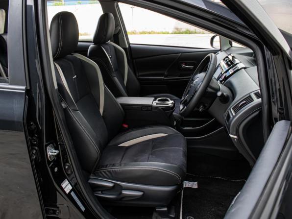 Toyota Prius Alpha I (ZVW40/41) Рестайлинг с пробегом 2015 года, цена 1 890 000 рублей, 213802 км, универсал, Автокод Объявления