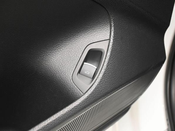 Volkswagen Passat B8 с пробегом 2016 года, цена 1 849 900 рублей, 240246 км, седан, Автокод Объявления