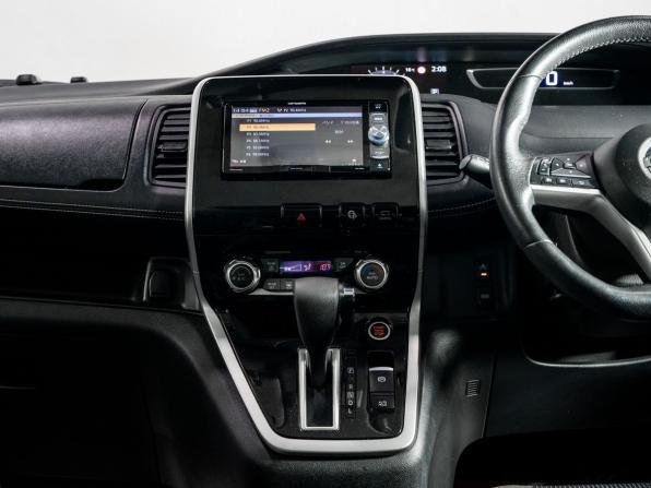 Nissan Serena V (C27) с пробегом 2018 года, цена 2 100 000 рублей, 76600 км, минивэн, Автокод Объявления
