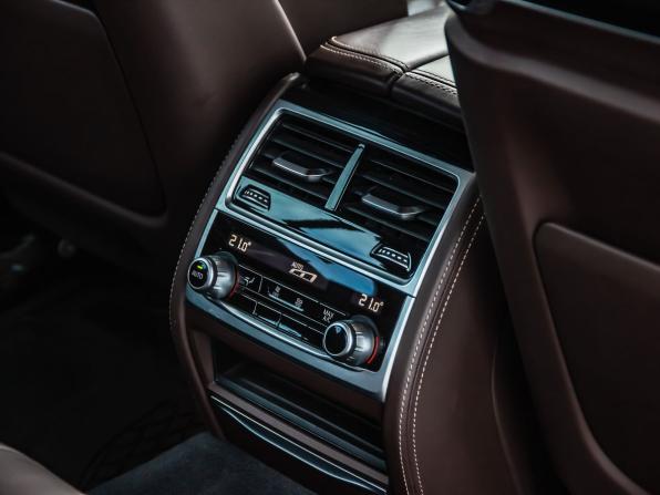 BMW 7 серии VI (G11/G12) Рестайлинг с пробегом 2019 года, цена 5 890 000 рублей, 98398 км, седан, Автокод Объявления
