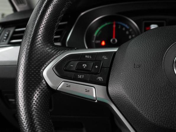 Volkswagen Passat B8 Рестайлинг с пробегом 2020 года, цена 2 354 000 рублей, 112249 км, универсал, Автокод Объявления