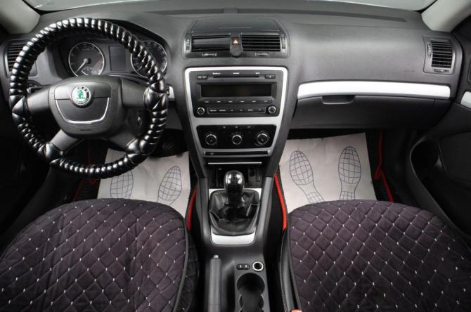 Skoda Octavia II (A5) Рестайлинг с пробегом 2009 года, цена 589 000 рублей, 238310 км, лифтбек, Автокод Объявления