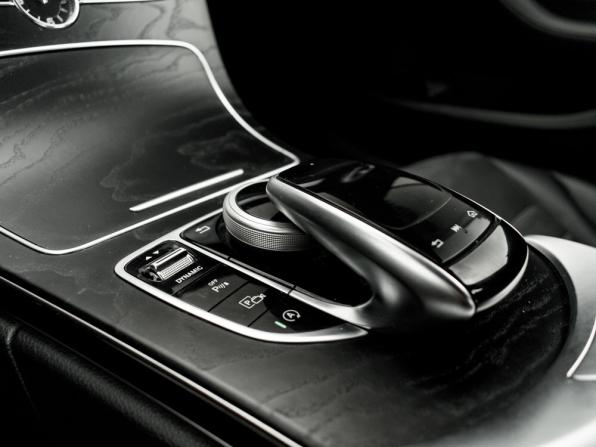 Mercedes-Benz C-Класс IV (W205) Рестайлинг с пробегом 2019 года, цена 3 040 000 рублей, 56852 км, седан, Автокод Объявления