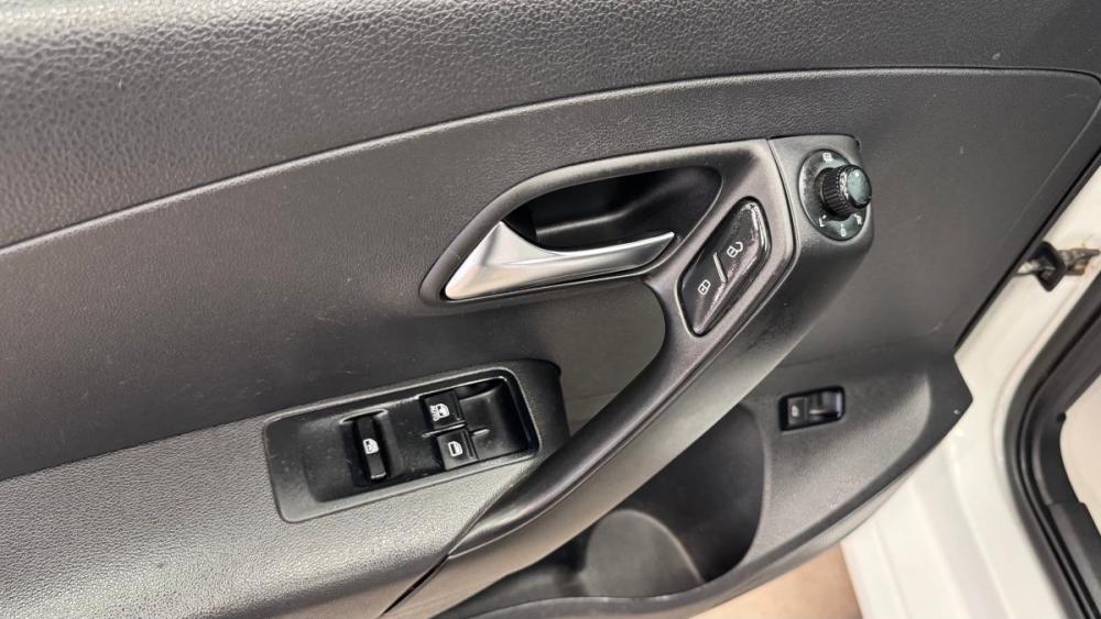 Volkswagen Polo V Киров  - изображение 8