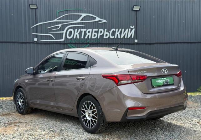 Hyundai Solaris II с пробегом 2018 года, цена 1 399 000 рублей, 136050 км, седан, Автокод Объявления