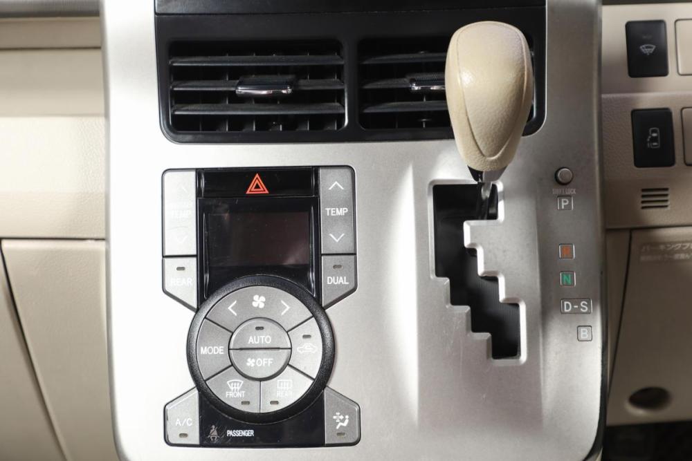 Toyota Noah II (R70) Новосибирск  - изображение 13