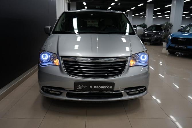 Chrysler Town &amp; Country V Рестайлинг с пробегом 2011 года, цена 999 999 рублей, 304000 км, минивэн, Автокод Объявления